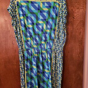 Lightweight geometric dress